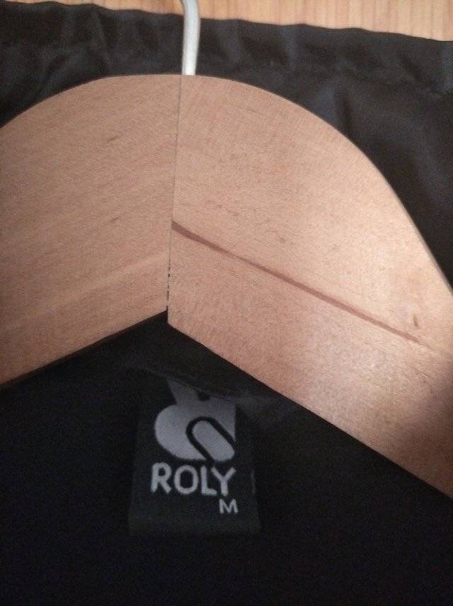 Chaqueta negra unisex ligera