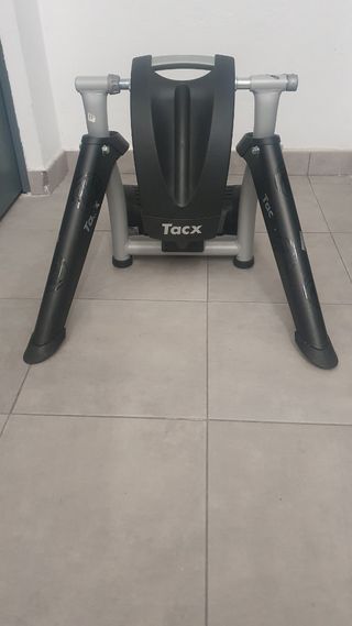 Rodillo TACX Bushido Smart bici.