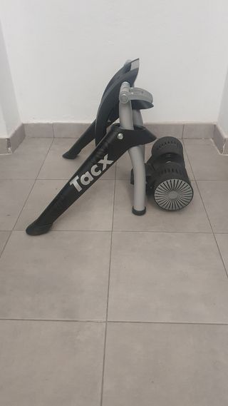 Rodillo TACX Bushido Smart bici.