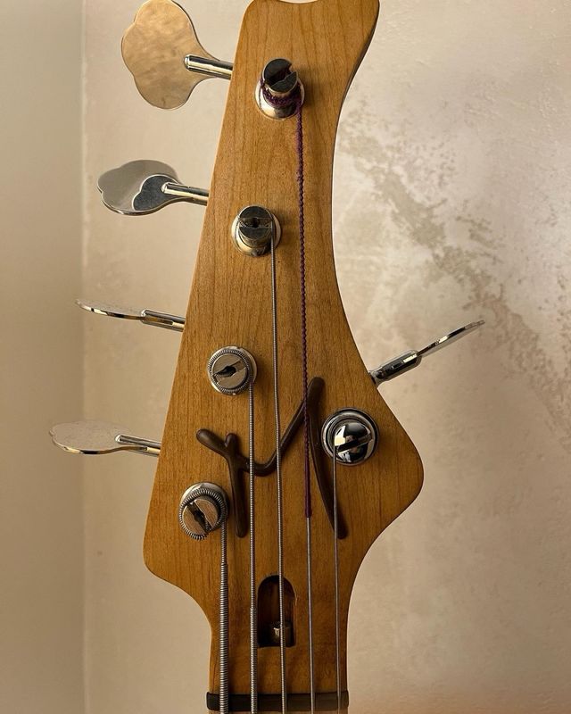 Basso 5 corde artigianale fatto a mano