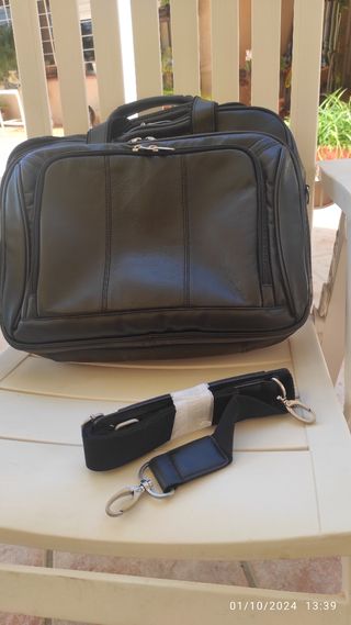 Bolso de piel, viaje, negocios..
Gran capacidad.