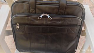 Bolso de piel, viaje, negocios..
Gran capacidad.
