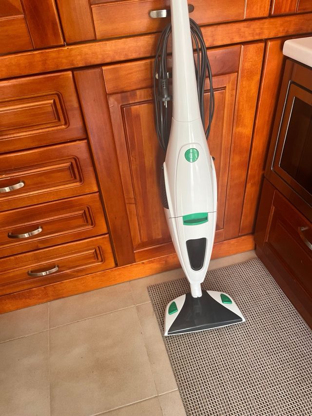 Aspirapolvere con accssori nuovo