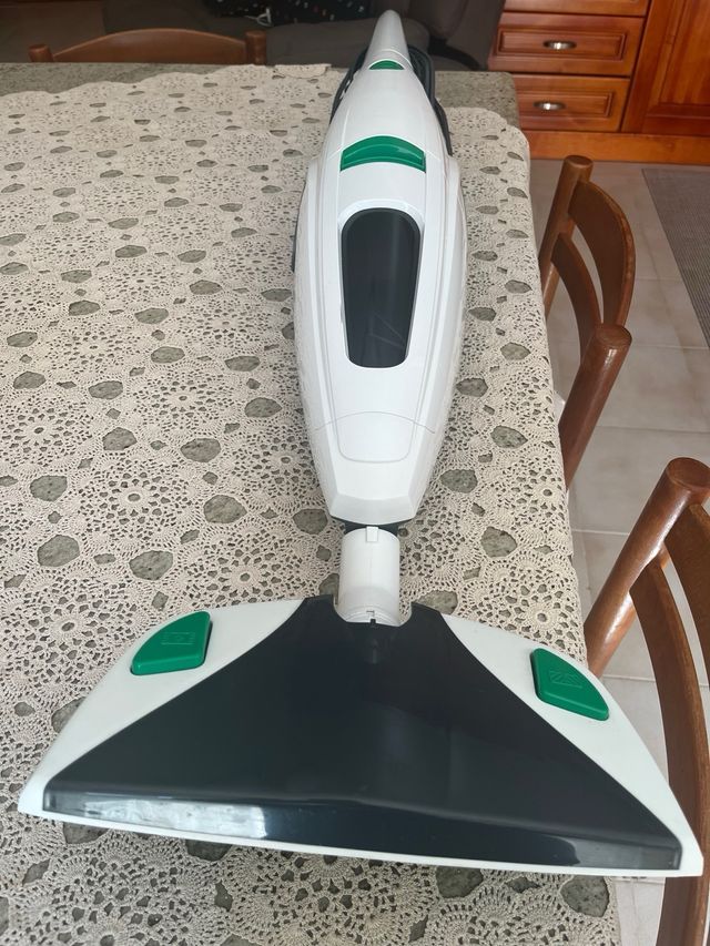 Aspirapolvere con accssori nuovo