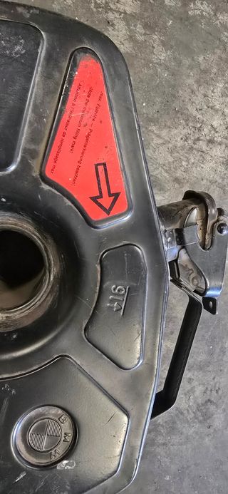 Bidón de gasolina bmw e30 
