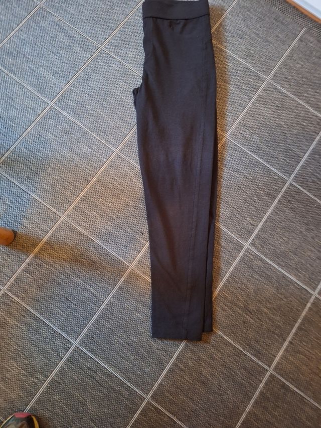 Pantaloni swing. Leggins Esmara