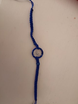 Pulseras echas a mano variadas