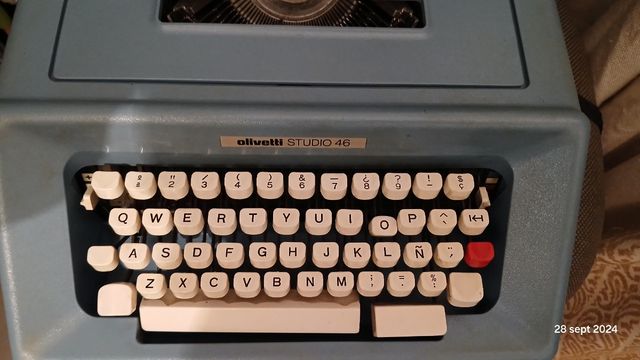 Maquina de escribir olivetti studio 46