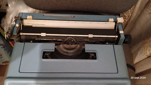 Maquina de escribir olivetti studio 46