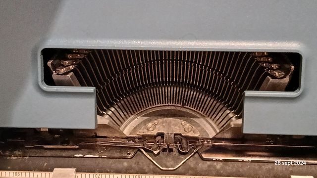Maquina de escribir olivetti studio 46