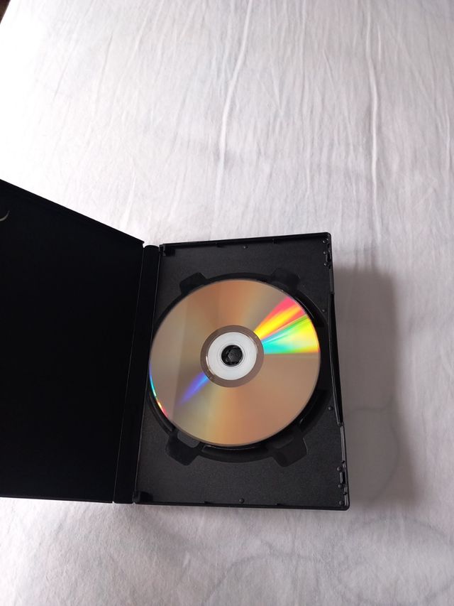 REGALO DVD UN MUNDO AZUL OSCURO  LEER DESCRIPCIÓN