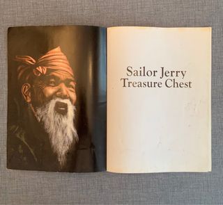 Sailor Jerry Treasure Chest y Tattoo Drawings de segunda mano por