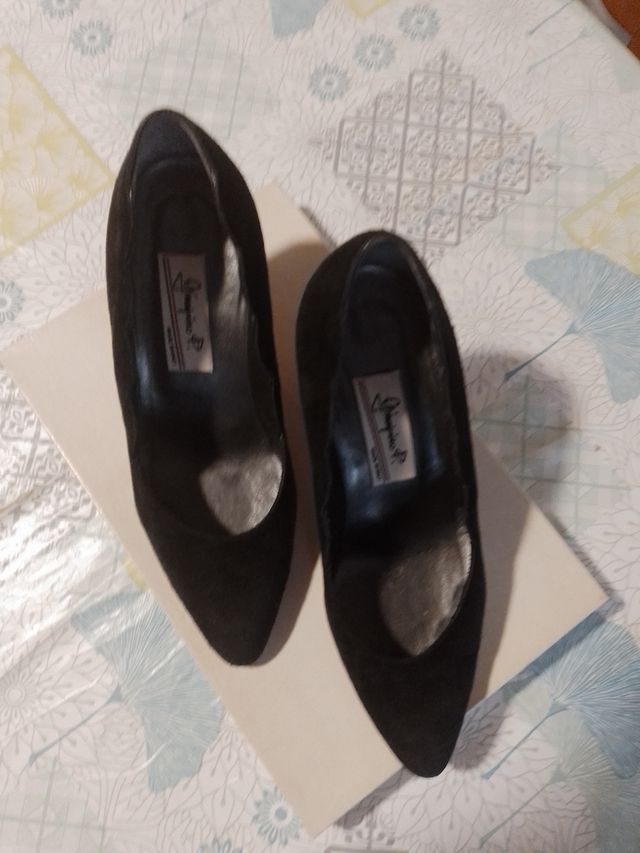 Scarpe con tacco in camoscio nero