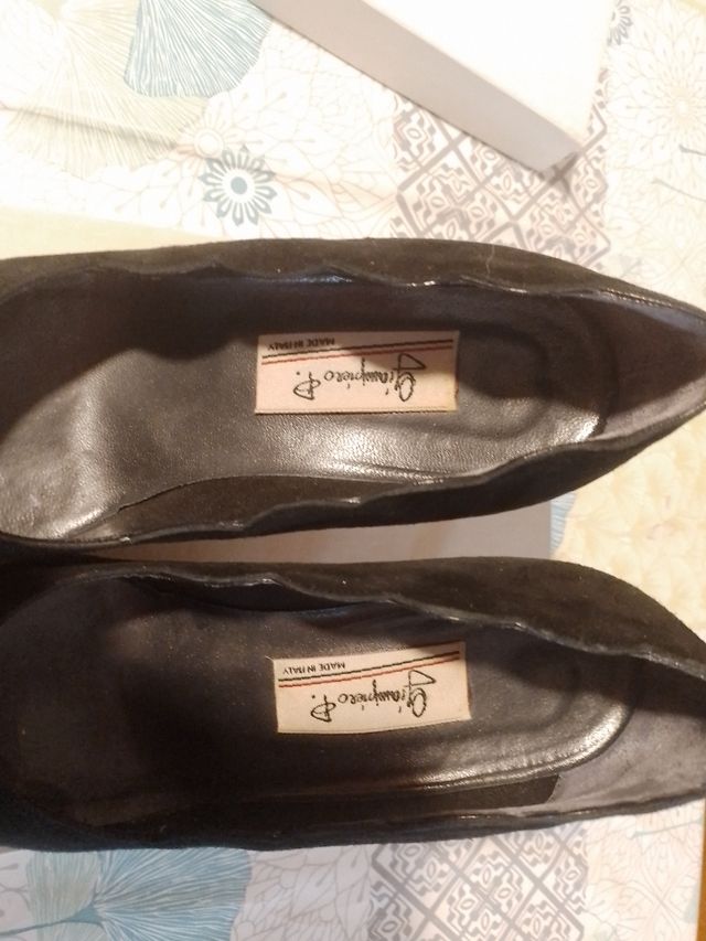 Scarpe con tacco in camoscio nero