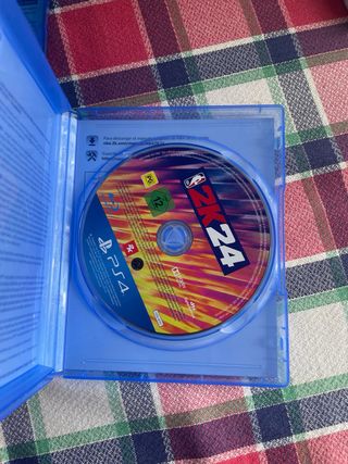 3 juegos Ps4
NBA 2K24
FIFA 19
WWE 2K16