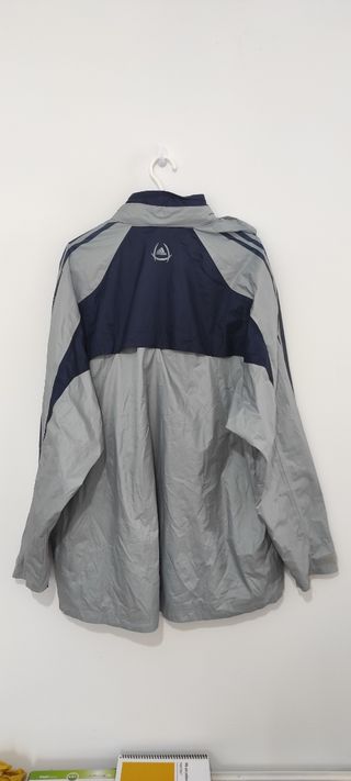 Chubasquero retro Adidas oversize 2000' y2k