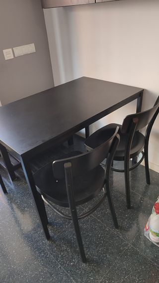 Mesa con banco