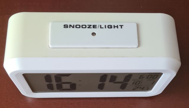 Reloj despertador.
