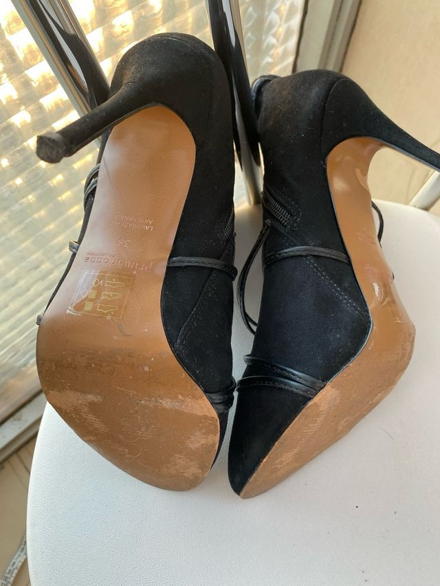 Vendo botines negros 38