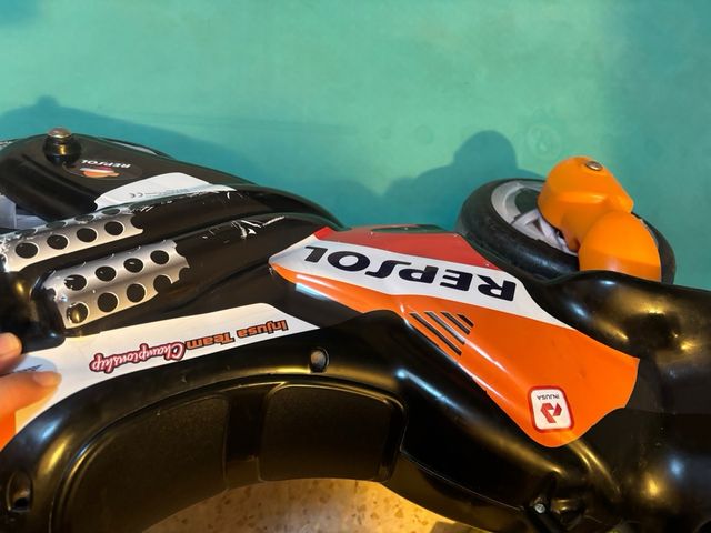 Moto infantil primeros pasos Repsol