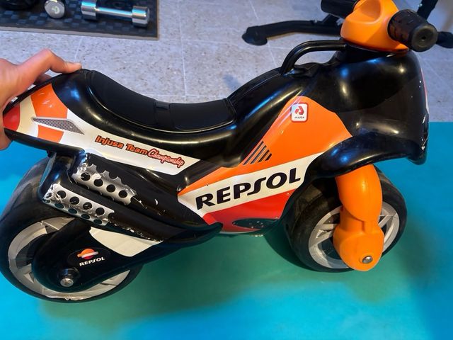 Moto infantil primeros pasos Repsol