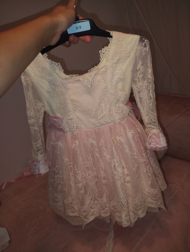Vestido de bebe con encajes