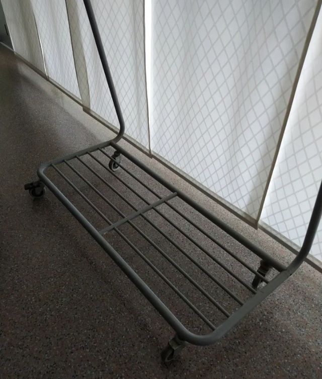 Perchero -burra ruedas