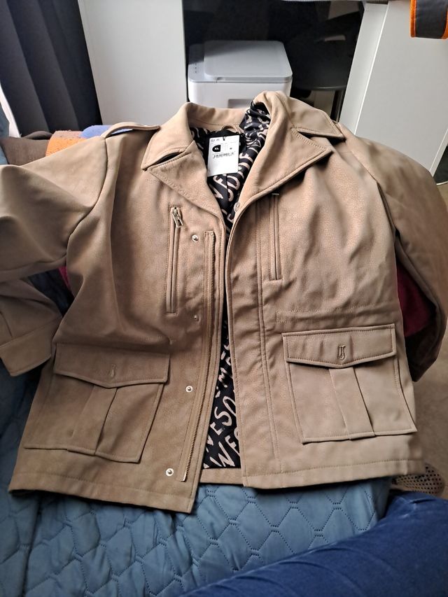 Chaqueta cazadora desigual