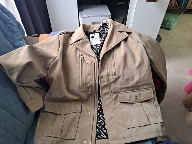 Chaqueta cazadora desigual