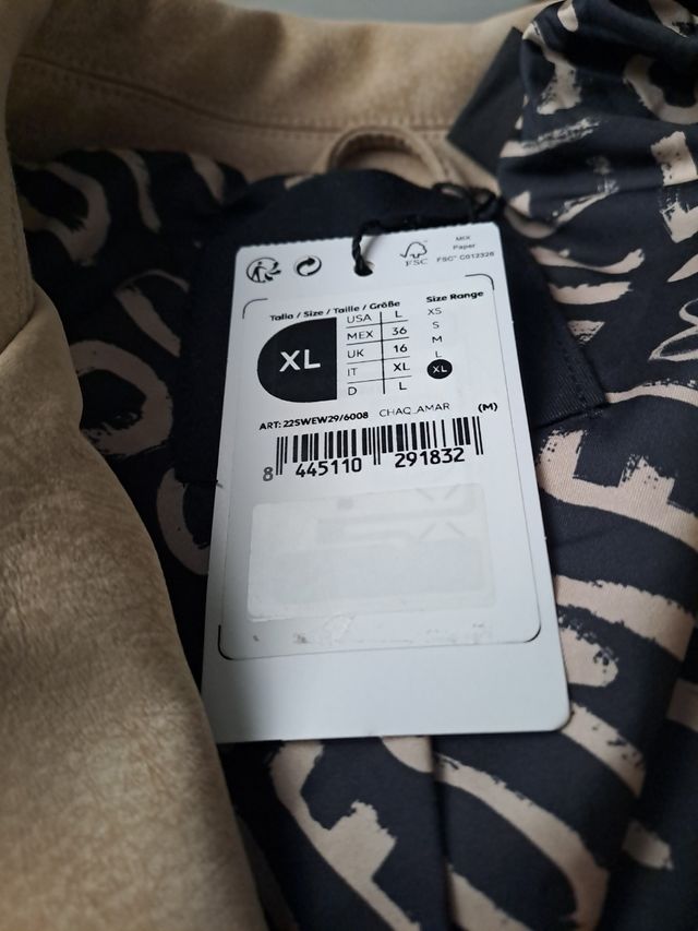 Chaqueta cazadora desigual