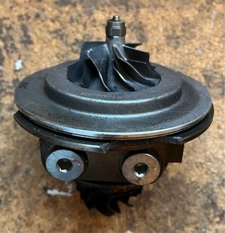 Turbo compresor y colector. Volkswagen Golf