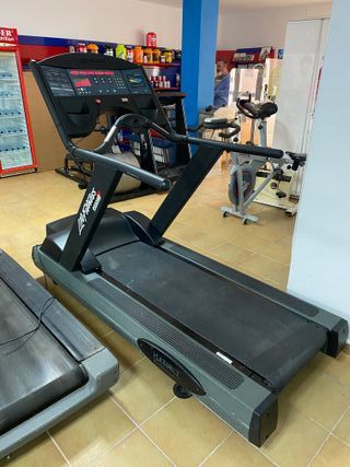 Cinta Life Fitness 9500HR Remanufacturada