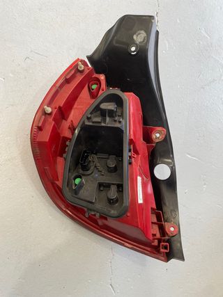 piloto trasero derecho renault clio 2010