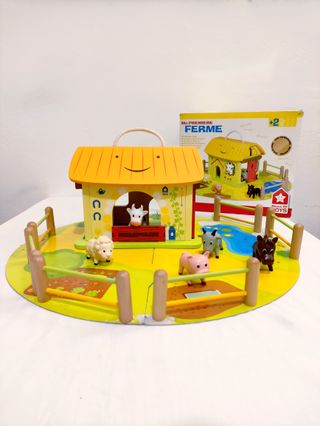 Fattoria in legno con animali House of Toys