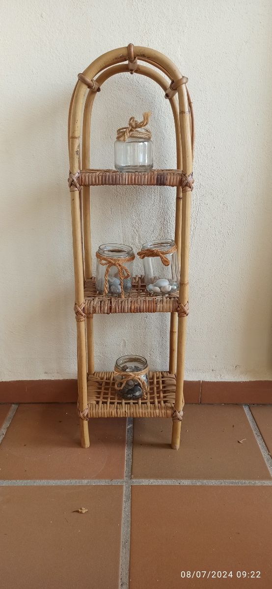 Estantería de caña