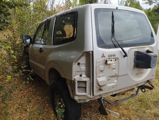 Mitsubishi Montero 2003