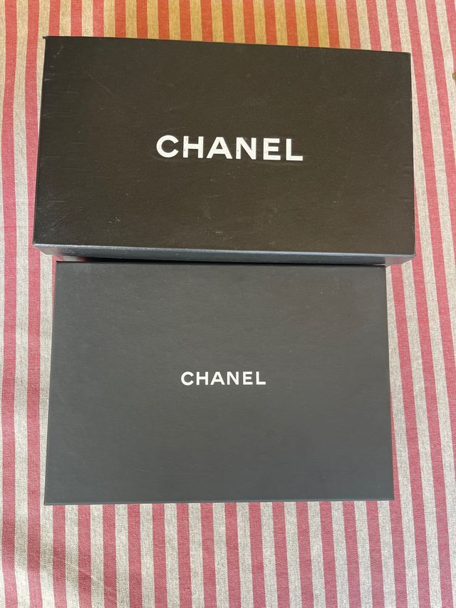 scatola Chanel nera