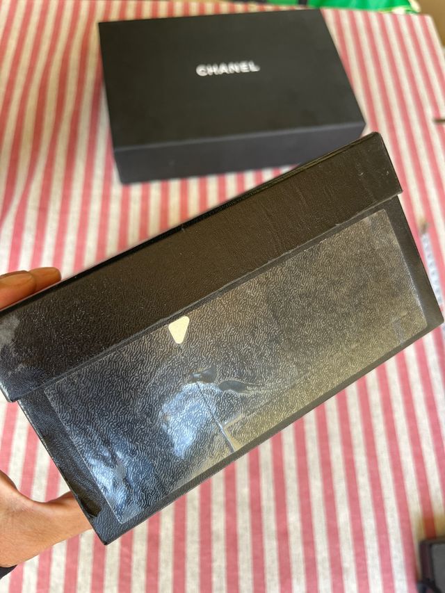 scatola Chanel nera