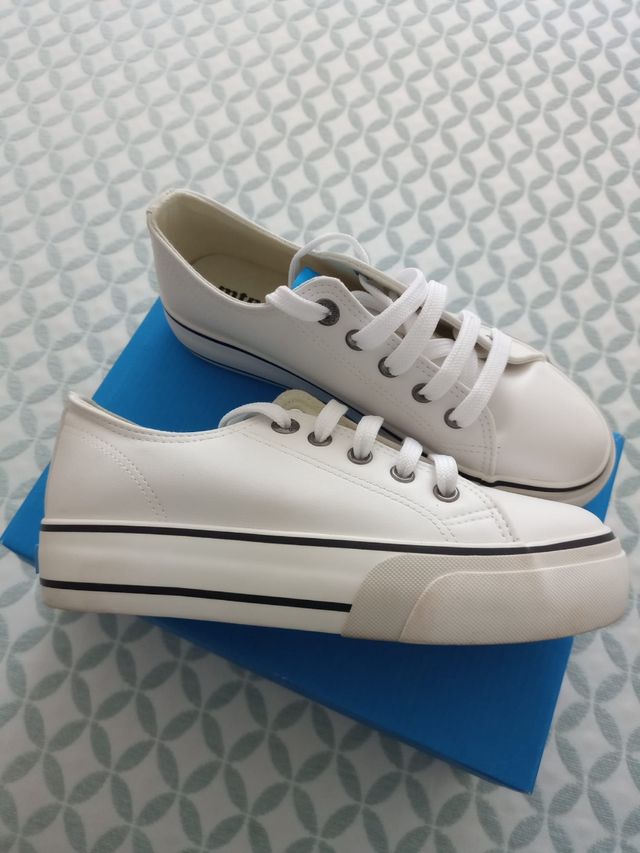 Zapatillas Mustanla Blancas Nuevas 37