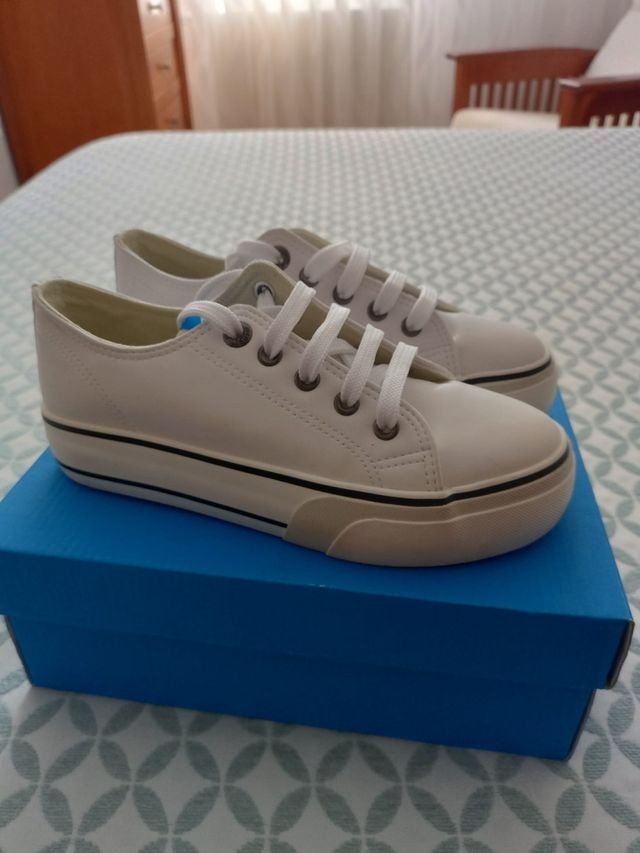 Zapatillas Mustanla Blancas Nuevas 37
