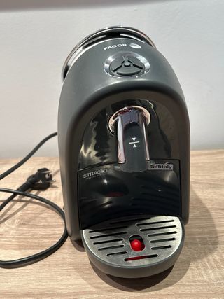 Cafetera fagor stracto capsula system