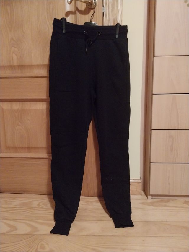 Chandal negro de Primark.