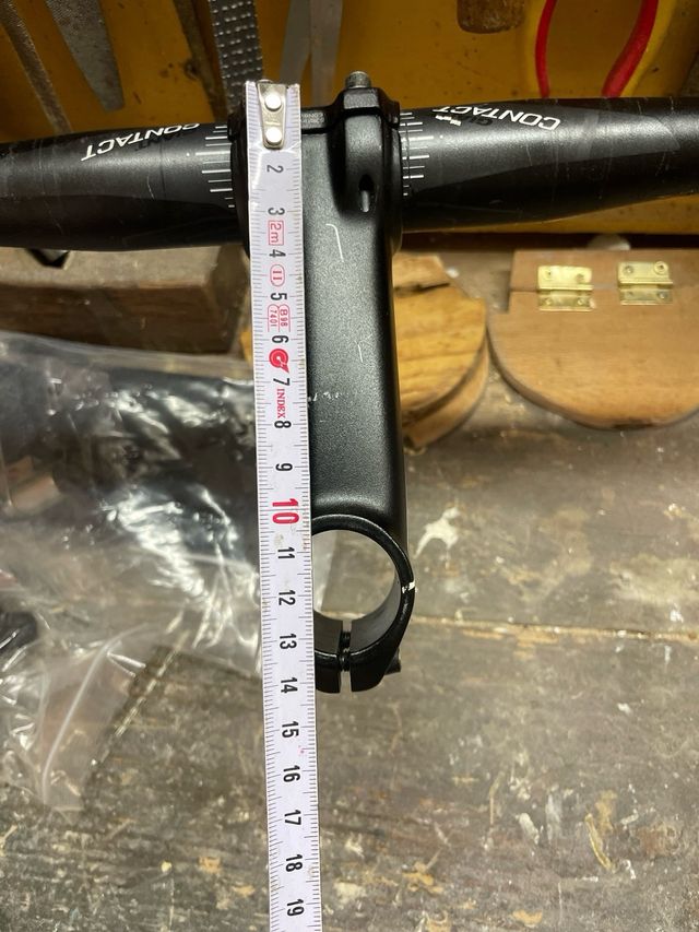 Manillar giant contact