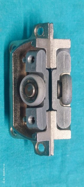 7 ruedas encastre y 2 tiradores alu