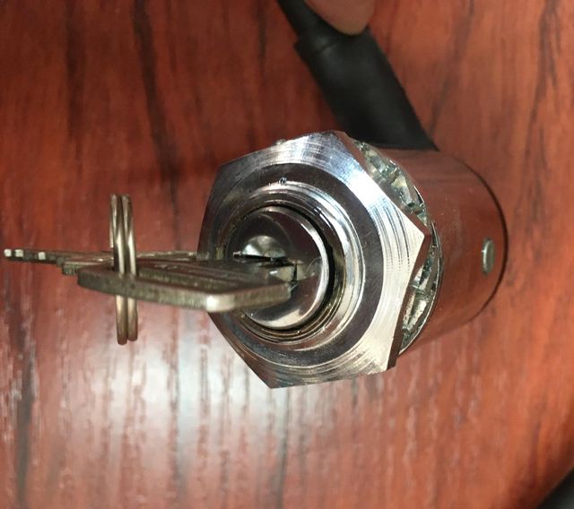 Clausor antirrobo desconectador Renault R8