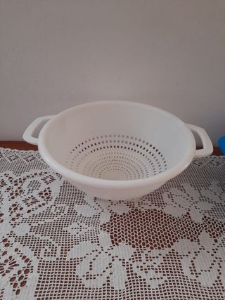 2 scolapasta in plastica bianco e celeste