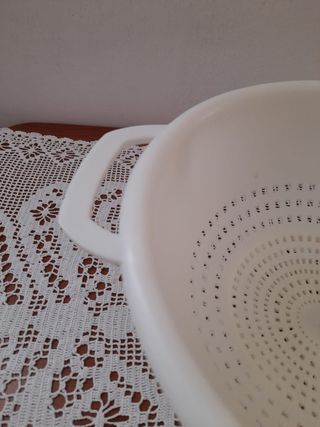 2 scolapasta in plastica bianco e celeste