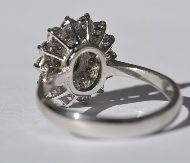 Anello Oro 18kt Smeraldo e diamanti