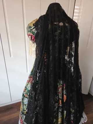 Mantilla negra grande
