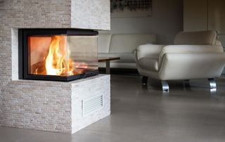 No dejes que te pille el frío y instala chimenea!